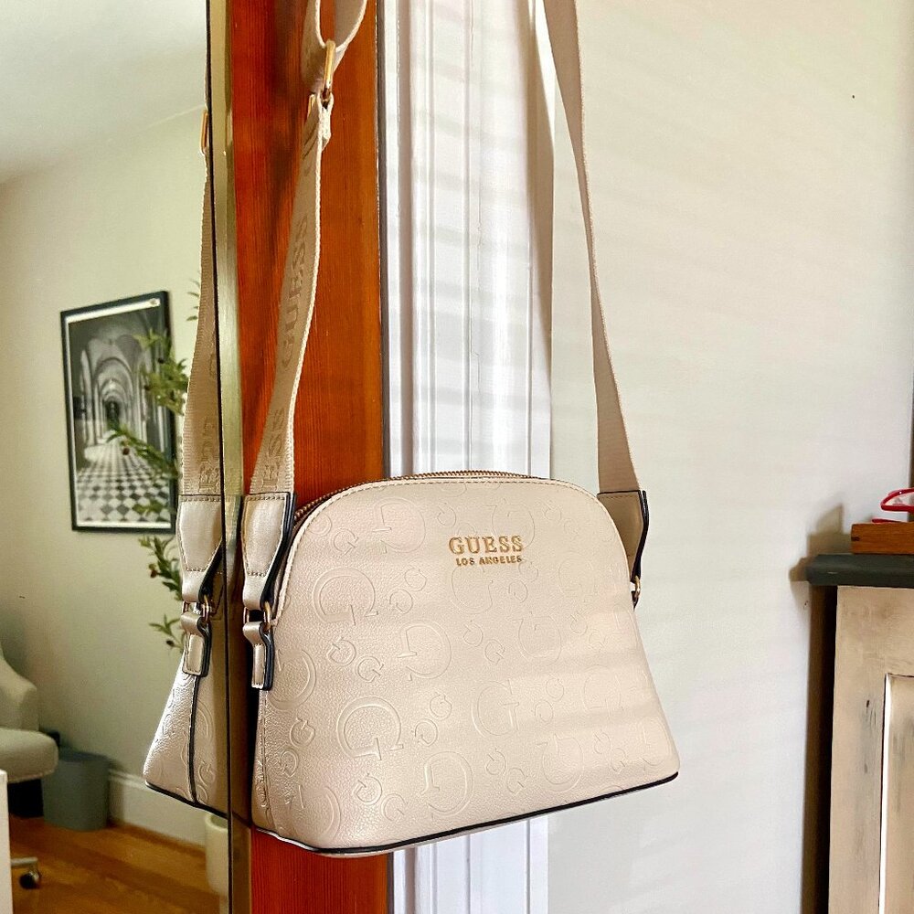 Guess Crossbody Bag Purse in Cream with Gold Zipper and Adjustable Strap